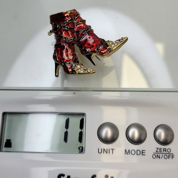 Red Boots Brooch Pin - Picture 7 of 11